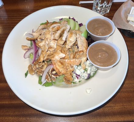 Tuscan crounty salad with grilled chicken ok/good. The dressing needed more zest.