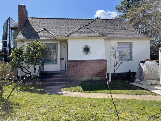 Traditional stucco all around the house check out our instagram to see more before and after pictures. @cheystucco