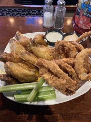 Lemon Yaki wings with onion rings and a handful of celery.  It was good!!