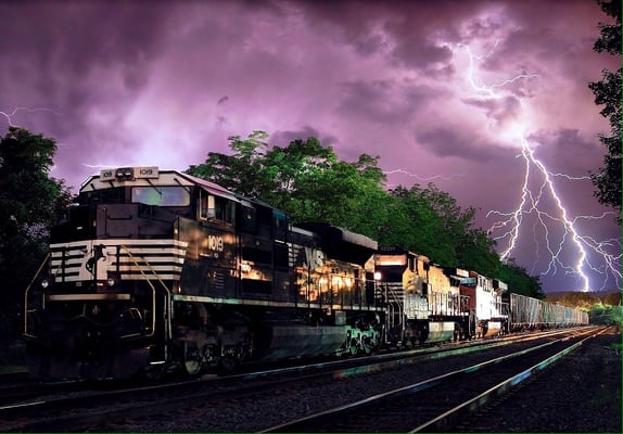 Even though I'm a CSX guy. This pic is FREAKING COOL!!