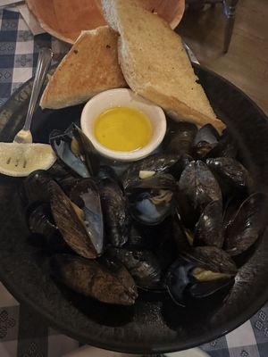 Fresh Mussels Steamed