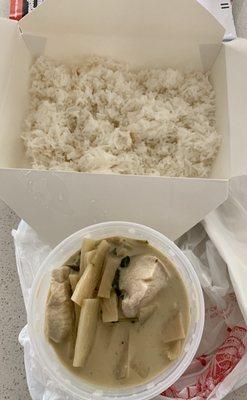 Green Curry Chicken with bamboo shoots... yum!