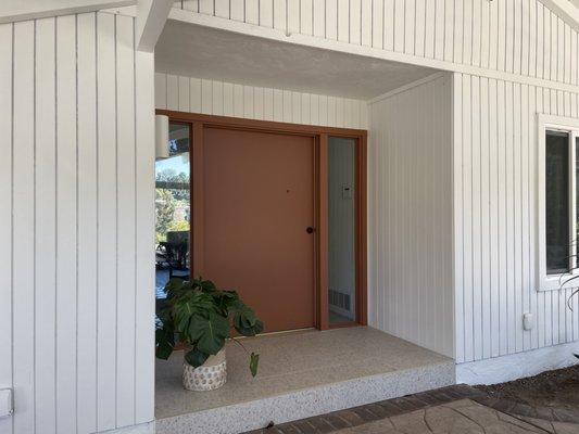 AFTER - Whole house painted by Done - Rite, dark lines visible on house compared to entryway.