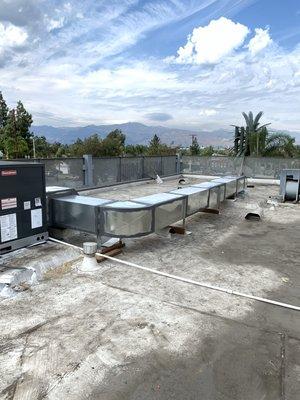 Commercial roof package unit