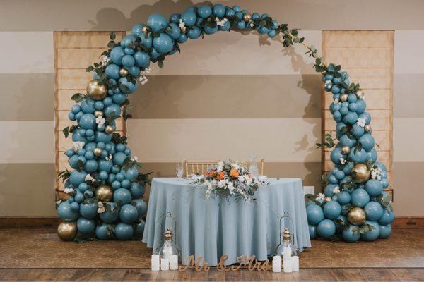 sweetheart table arch - front view