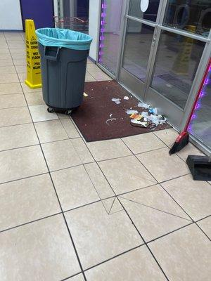 The trash and dirt the lady blew from every corner of the laundromat ,talk about lazyness at it's finest