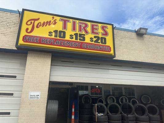 Tom's Tire Center