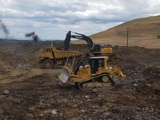 It was a lot of fun to turn this rocky mess into a nice finished reservoir. Thanks to Shaw Vineyards & JUB for letting us join your project.