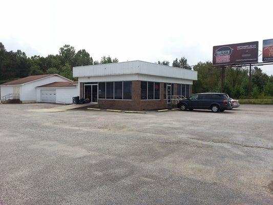 New Shop - 972 S Highland Ave, Jackson, TN 38301