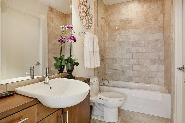 Bathroom of  New Orleans Vacation Rental Stay Alfred