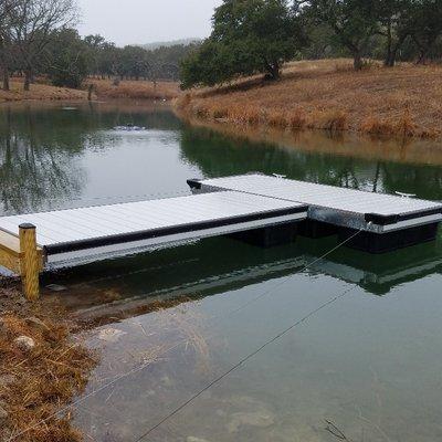 Floating dock specifically designed for kayaking.