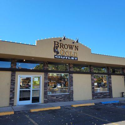 Brown & Gold Outlet