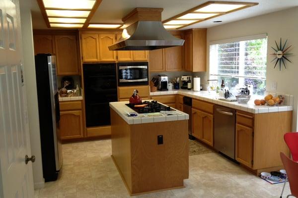 Before pic of San Ramon kitchen refresh.