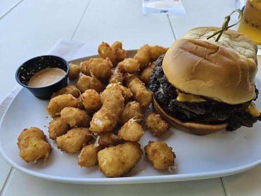 Smash burger with cheese curds