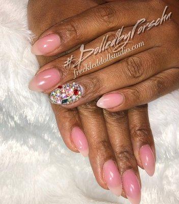 Standard set with Swarovski crystals accent.