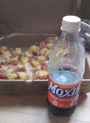 Hawaiian pizza (small) and Moxie.