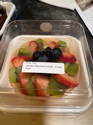 Fruit tart with vanilla, diplomat, cream, and fresh fruit