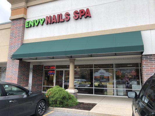 Envy nail spa at Altoona