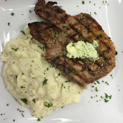 Grilled Pork Chop with garlic mashed potatoes