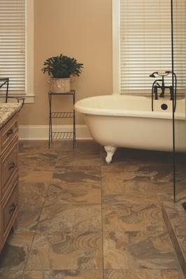 Bath with slate look, porcelain tile