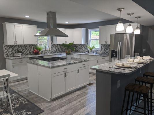 Fully Updated Kitchen with the hottest trending color palatte. 

List quickly and sell your home faster in Frederick MD.