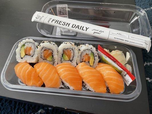 Salmon Nigiri & Roll Combo