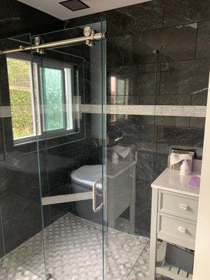 Shower glass enclosure installed by Jerado owner of Shower enclosure solutions