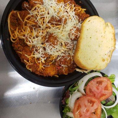 Spaghetti & meatballs,side salad & garlic bread