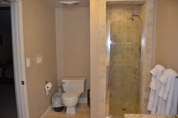 1901 N Hudson St. Master Bathroom