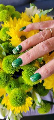 #4leafclovergreen #gold glitter #clover