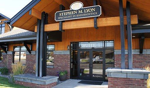 Stephen M Lyon DDS Endodontist