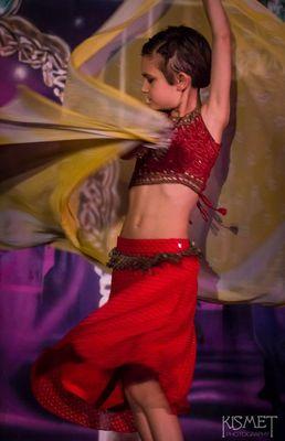 Kid bellydance