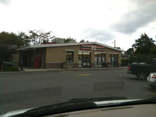 7-Eleven Woodbury rd.