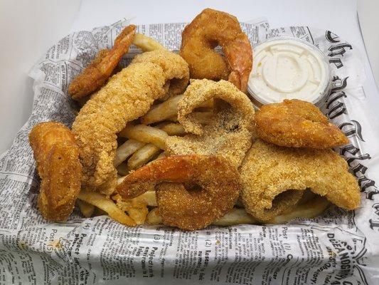 **10 FREE Chicken Wings, with this Catfish Jumbo Prawns N Chips Special** (Order while supplies last!)