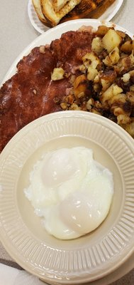 Eggs, hash , homefries