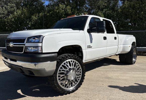 Another shop truck loading 2007 Chevy Duramax