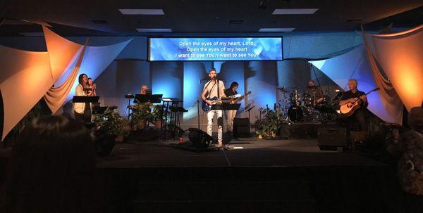 Dynamic Worship on Sunday Mornings.