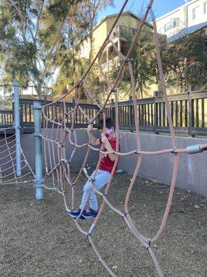 Spider web ropes course