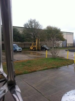 These guys must have lost the key to this forklift or don't know how to use it cause they are SO SLOW to offload!