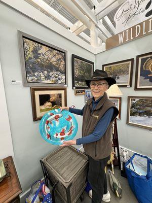 Lynn Starnes, Wildlife Photographer shows her gorgeous Coy Fish Glass Bowl with her award winning Wildlife Photography and cards. Julie A