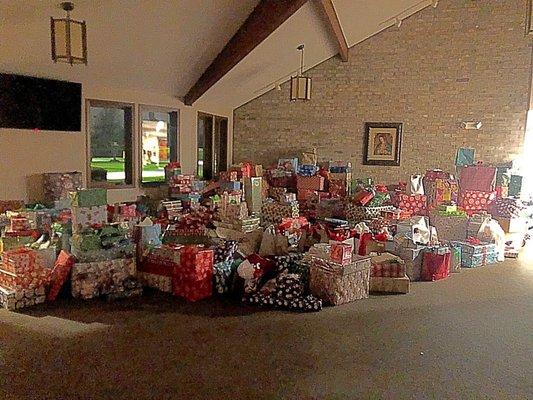 Christmas donations for the needy and indigent families/children/teens. We just dropped off our gifts. Dec 2020.