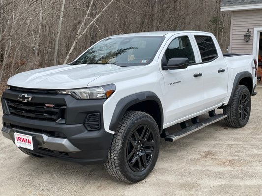 I'm not sure you can find a cooler looking midsize truck that can also haul up to 7700Lbs.