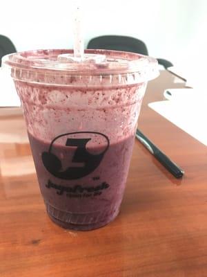 rey jorge: almond milk, acai berry, blueberry, banana, strawberry, and honey!