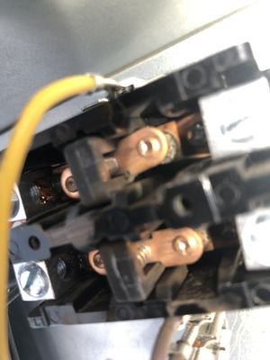 Burned and pitted contactor