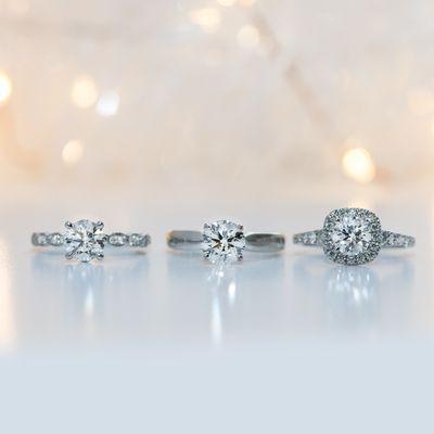 Deck the halls with rings that sparkle. Fa la la la la la la la la