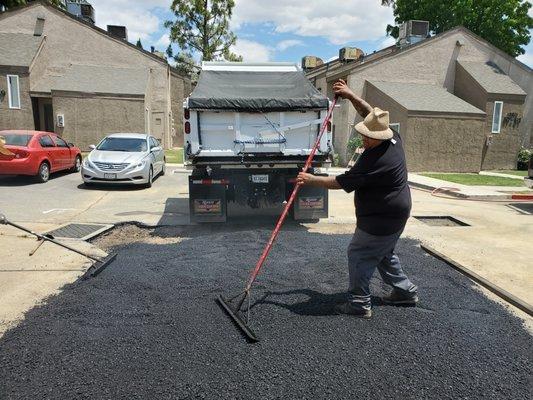 Asphalt paving