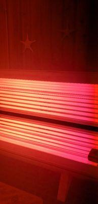 Red light therapy bed. We have 2! They are both 20 minute max beds.