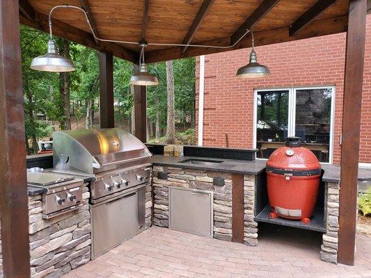 Outdoor Kitchen