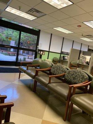 Waiting room in the Pediatric Specialist room.