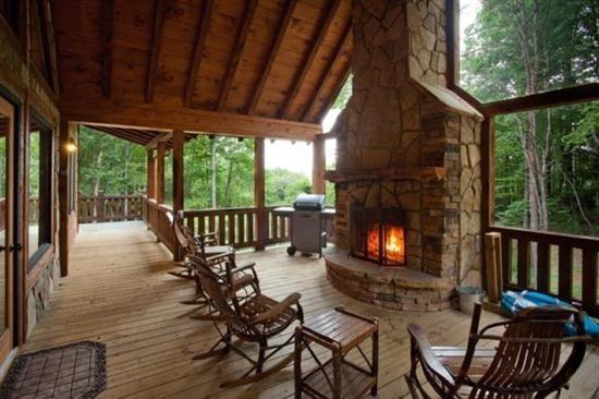 Beautiful outside deck of mountain luxury escape cabin. Enjoy the north west Georgia Mountains!